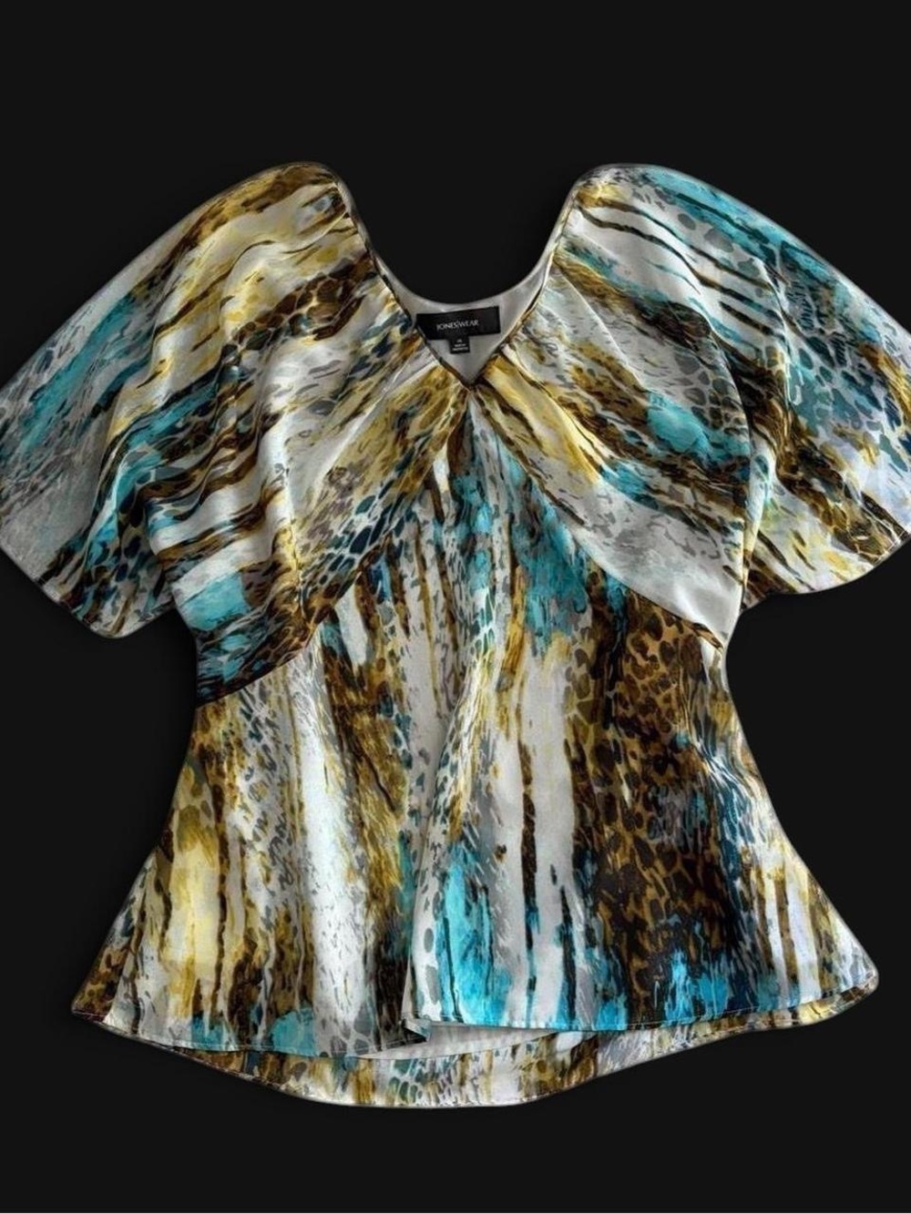 Jones Wear Abstract Animal Print V-Neck Women’s Top